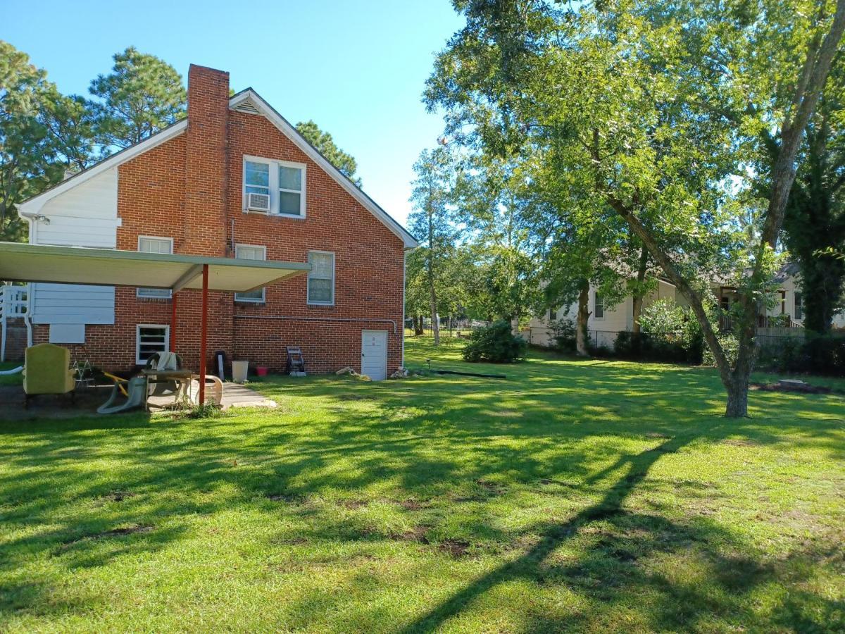 Brick House Retreat * Hamlet